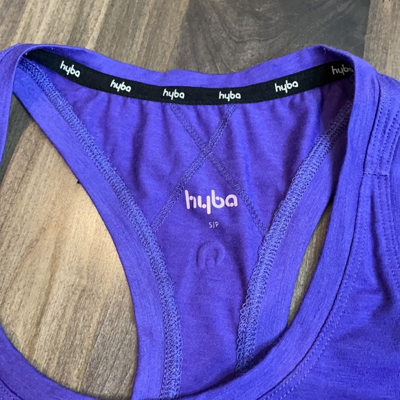 Hyba tank - longer cut with side slits - Picture 2 of 4